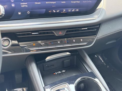 Used 2025 Buick Envision Preferred AWD/4WD image 24