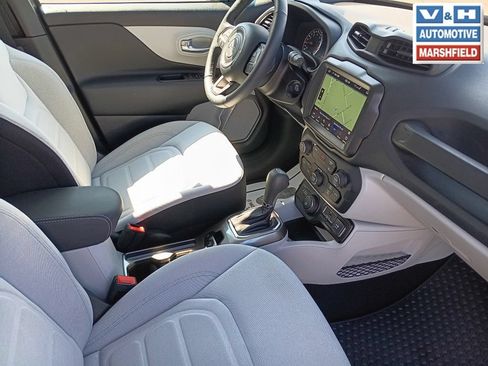 Used 2022 Jeep Renegade Latitude w/ Convenience Group AWD/4WD image 25
