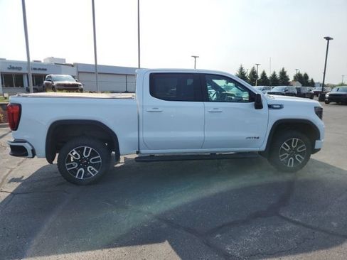 Used 2022 GMC Sierra 1500 AT4 w/ AT4 Preferred Package AWD/4WD image 10