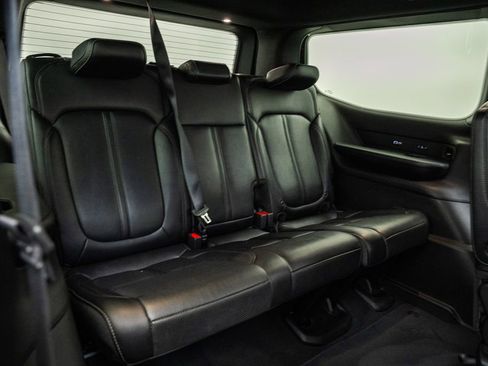 Used 2024 Jeep Wagoneer Series III AWD/4WD image 38