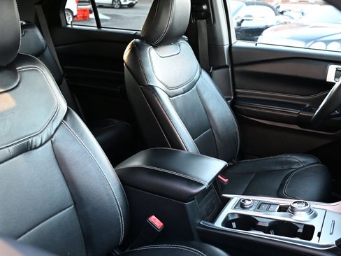 Used 2020 Ford Explorer ST image 29