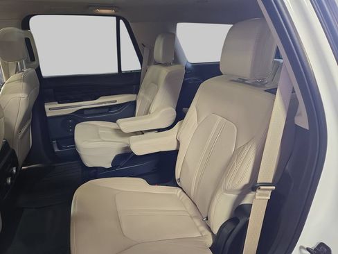Used 2024 Ford Expedition Platinum AWD/4WD image 17