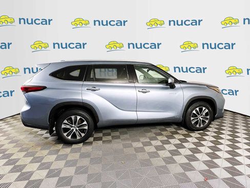 Used 2021 Toyota Highlander XLE image 8