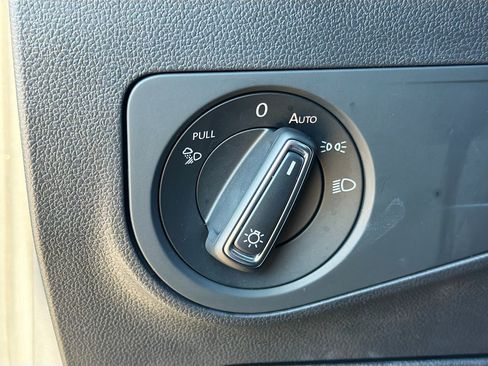 Used 2023 Volkswagen Tiguan SEL R-Line image 34