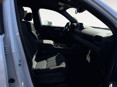 New 2026 Honda Pilot Sport image 19
