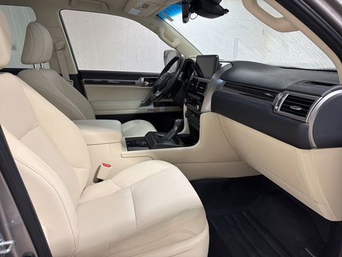 Used 2023 Lexus GX 460 Premium w/ Premium Plus Package image 25