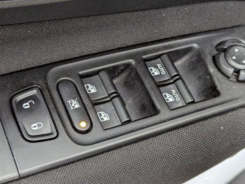 Used 2021 Jeep Renegade Latitude image 23