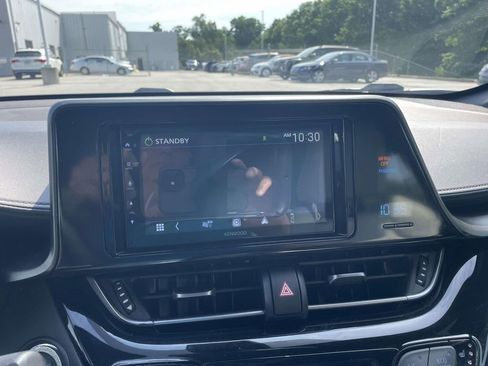 Used 2018 Toyota C-HR XLE FWD image 25