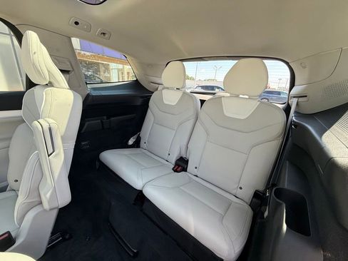 Used 2025 Volvo EX90 Ultra AWD/4WD image 6