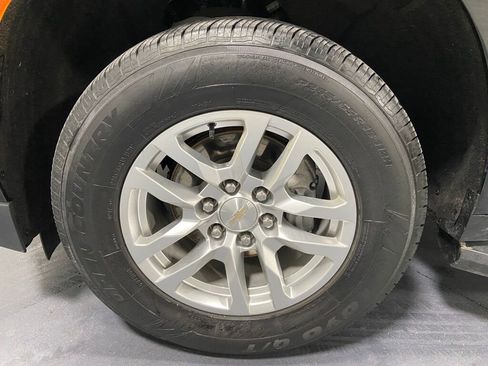 Used 2022 Chevrolet Suburban LS image 5