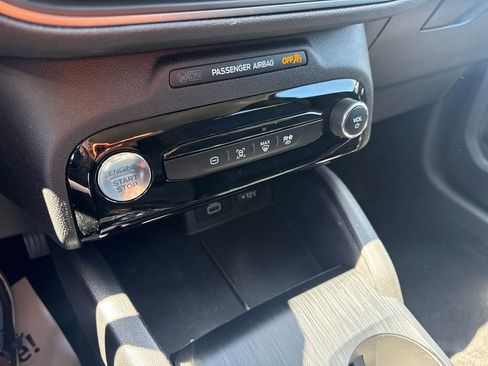 Used 2025 Ford Escape SE FWD image 39