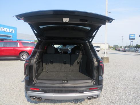 Used 2026 Chevrolet Traverse LT w/ Driver Confidence Package FWD image 10