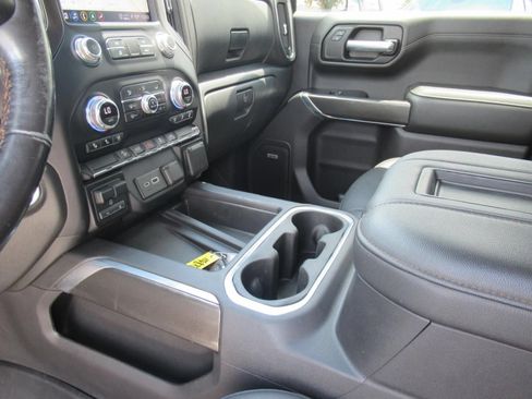 Used 2021 GMC Sierra 1500 AT4 w/ AT4 Preferred Package AWD/4WD image 16