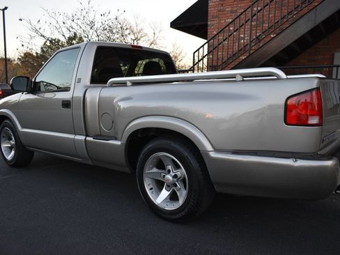 Used 2001 GMC Sonoma SLS w/ Hot Looks Pkg image 23
