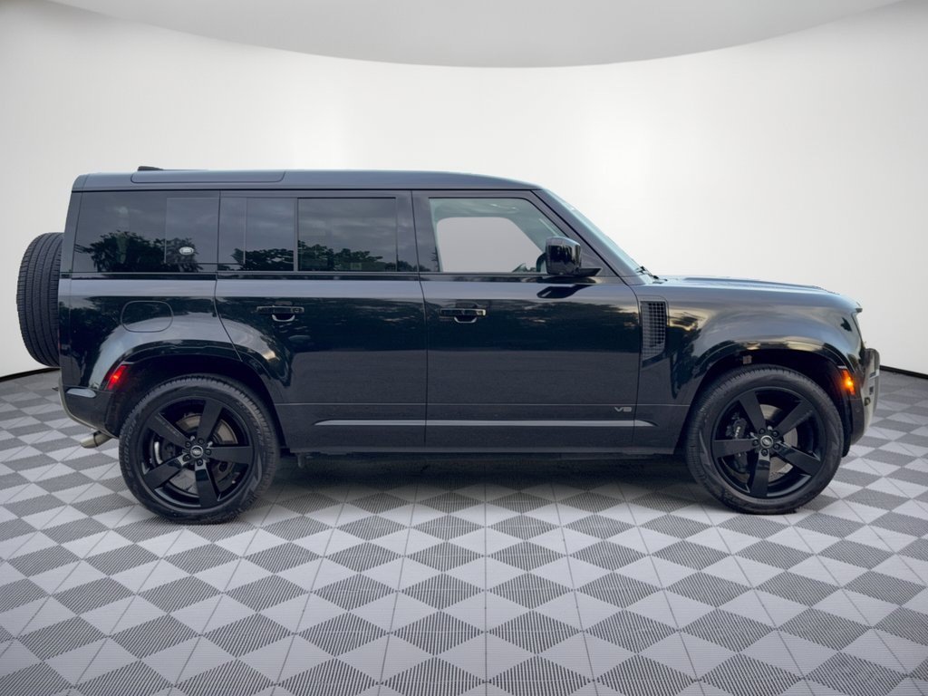 Used 2023 Land Rover Defender 110 V8 AWD/4WD image 8