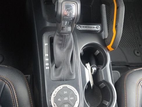 Used 2024 Ford Bronco Badlands image 20