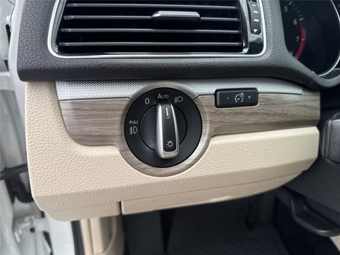 Used 2018 Volkswagen Passat 2.0T SE w/ SE Lighting Package FWD image 19