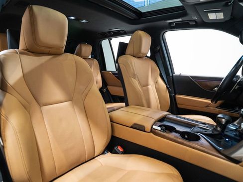 Used 2023 Lexus LX 600 4WD w/ Luxury Package image 14