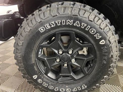 Used 2022 Jeep Gladiator Willys image 26