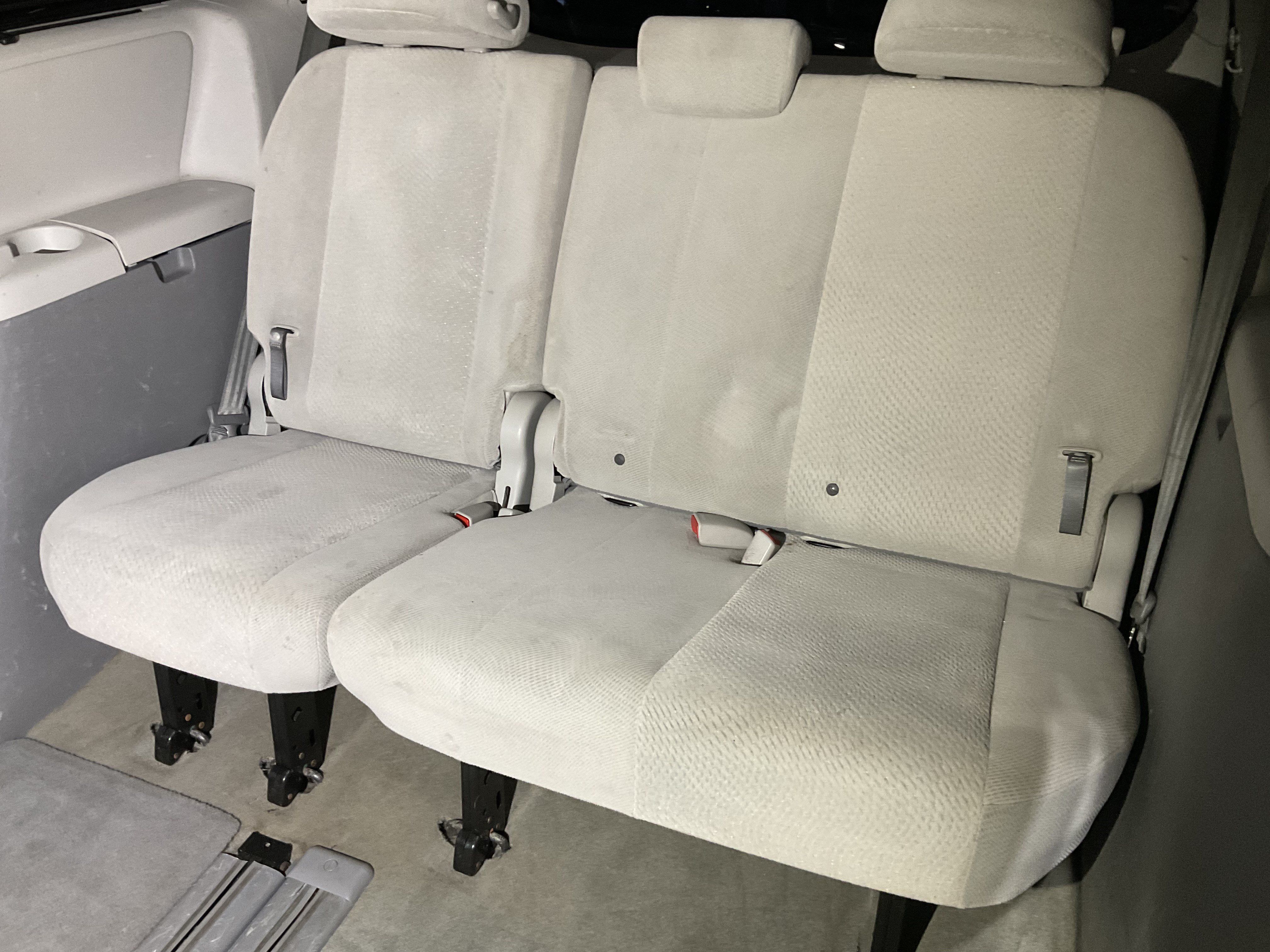 Used 2012 Toyota Sienna LE w/ Towing Pkg FWD image 40