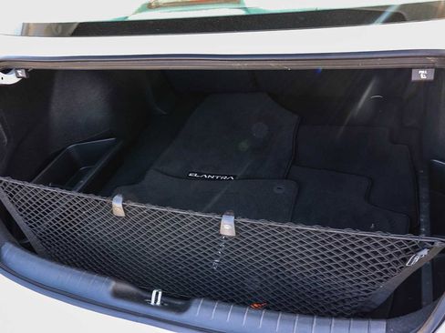 Used 2025 Hyundai Elantra SEL image 14