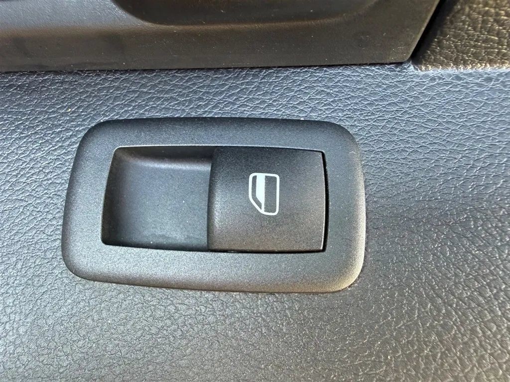 Used 2016 RAM 1500 Express AWD/4WD image 29