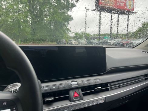 Used 2025 Kia K4 FWD image 17