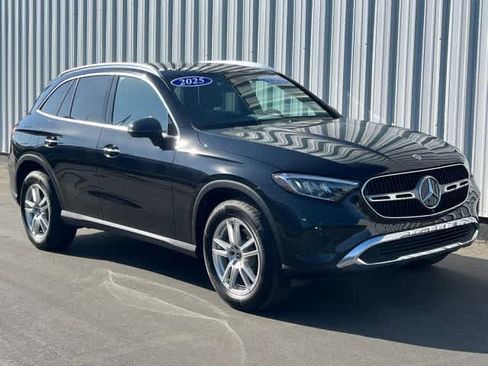 Certified 2025 Mercedes-Benz GLC 300 image 8