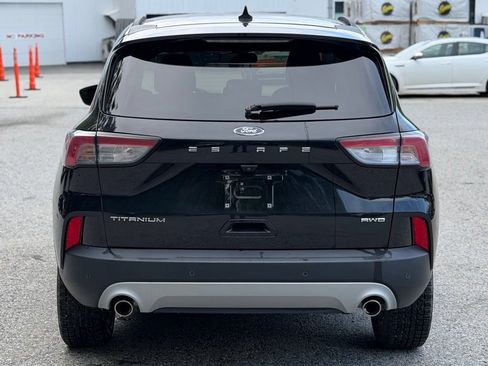 Used 2022 Ford Escape Titanium AWD/4WD image 4