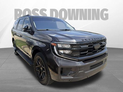 Used 2025 Ford Expedition Active AWD/4WD image 3