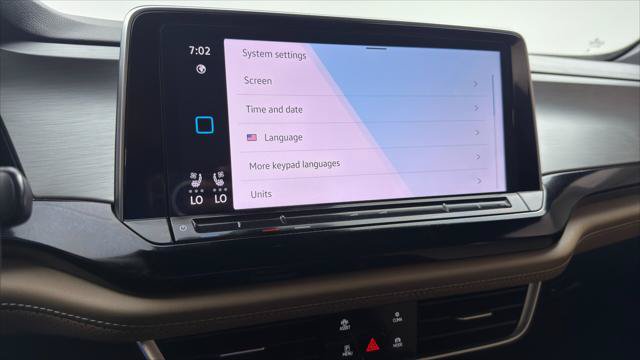 Used 2024 Volkswagen Atlas Cross Sport SE FWD image 33