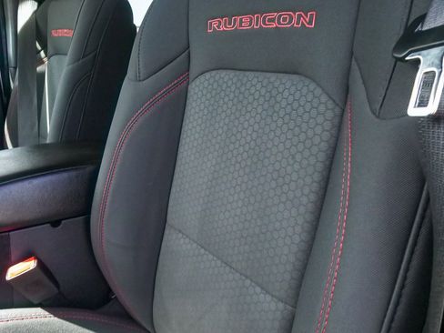 Used 2019 Jeep Wrangler Unlimited Rubicon w/ Cold Weather Group image 21