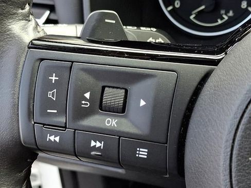 Used 2021 Nissan Rogue SL w/ Premium Package image 23