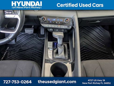 Used 2022 Hyundai Elantra SEL w/ Convenience Package image 18
