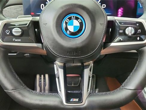 Used 2023 BMW i7 xDrive60 image 41