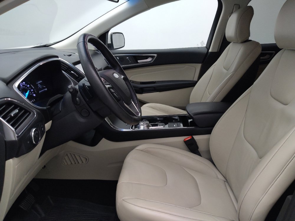 Used 2019 Ford Edge Titanium w/ Cold Weather Package AWD/4WD image 17