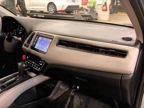 Used 2019 Honda HR-V EX image 19