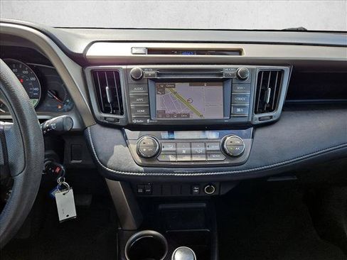 Used 2015 Toyota RAV4 XLE FWD image 11