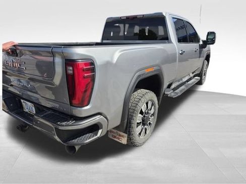 Used 2024 GMC Sierra 3500 Denali w/ Denali Reserve Package AWD/4WD image 4
