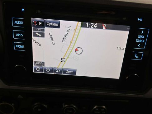 Used 2018 Toyota Tacoma TRD Off-Road image 22