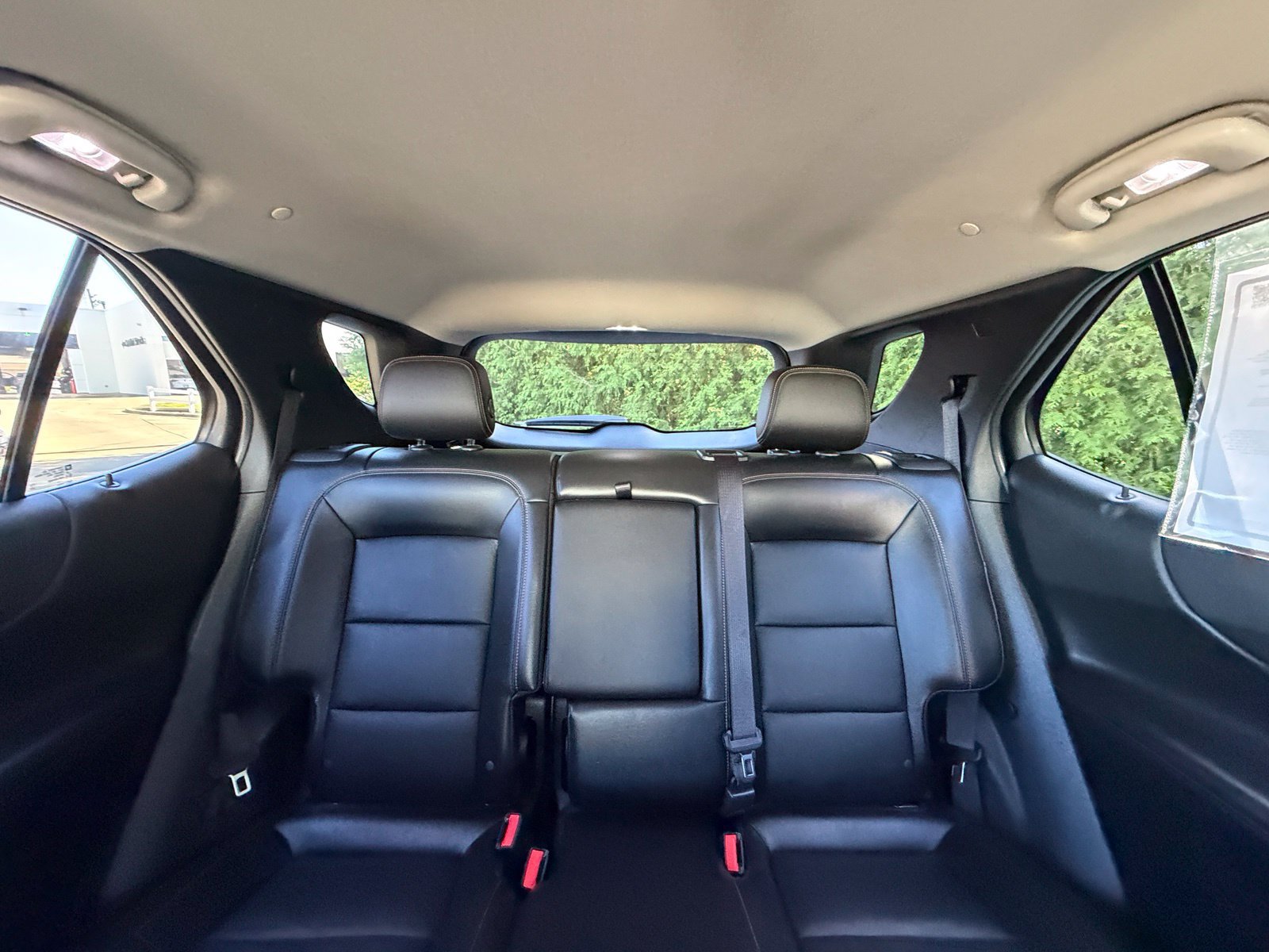 Used 2019 Chevrolet Equinox Premier w/ LPO, Floor Liner Package FWD image 3