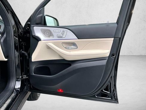 Certified 2025 Mercedes-Benz GLS 450 4MATIC image 19