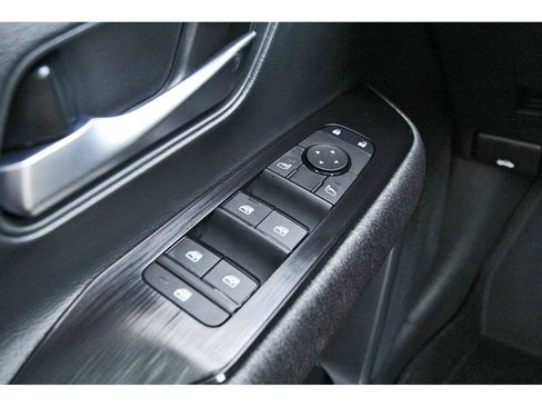 New 2026 Nissan Kicks SV w/ Illumination Package FWD image 15