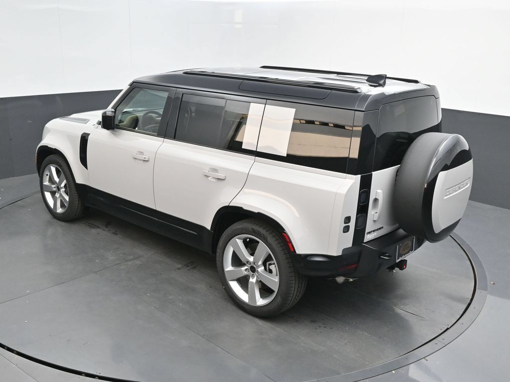 Used 2026 Land Rover Defender 110 X-Dynamic SE AWD/4WD image 35