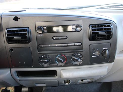 Used 2006 Ford F350 XL image 26