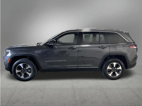 Used 2023 Jeep Grand Cherokee 4WD 4xe image 2