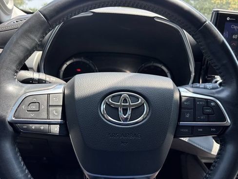 Used 2021 Toyota Highlander Platinum AWD/4WD image 30