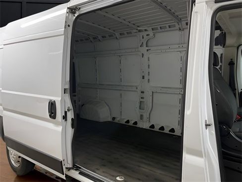 Used 2022 RAM ProMaster 2500 image 34