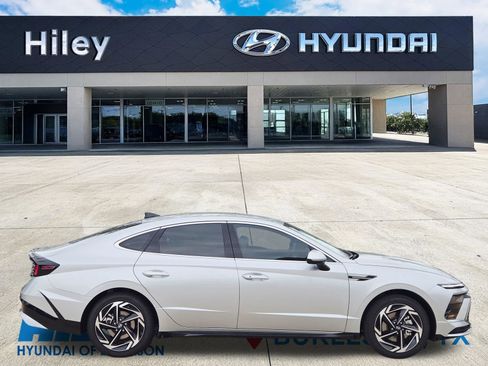New 2026 Hyundai Sonata SEL image 3
