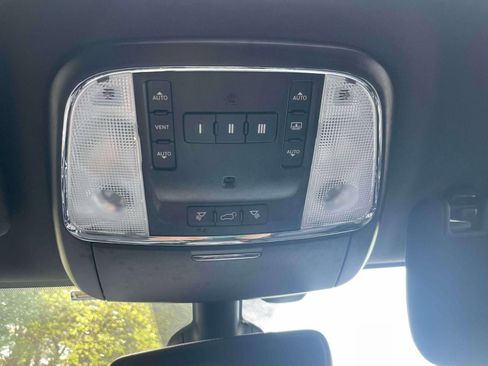 Used 2020 Jeep Grand Cherokee Limited w/ Luxury Group II AWD/4WD image 31